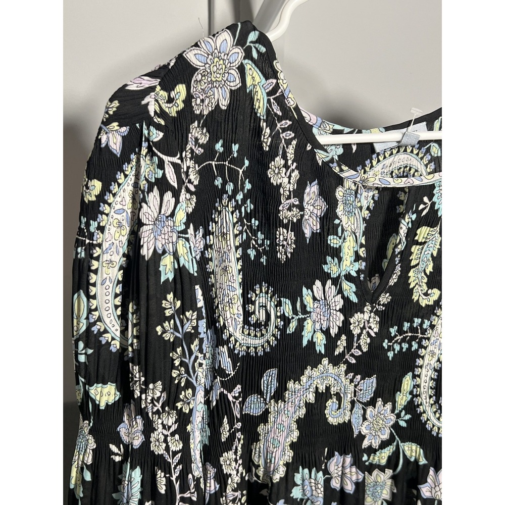 Floral & Ivy Women's Black Paisley Floral Crinkle Blouse Top Size S Small V-Neck - Picture 2 of 5